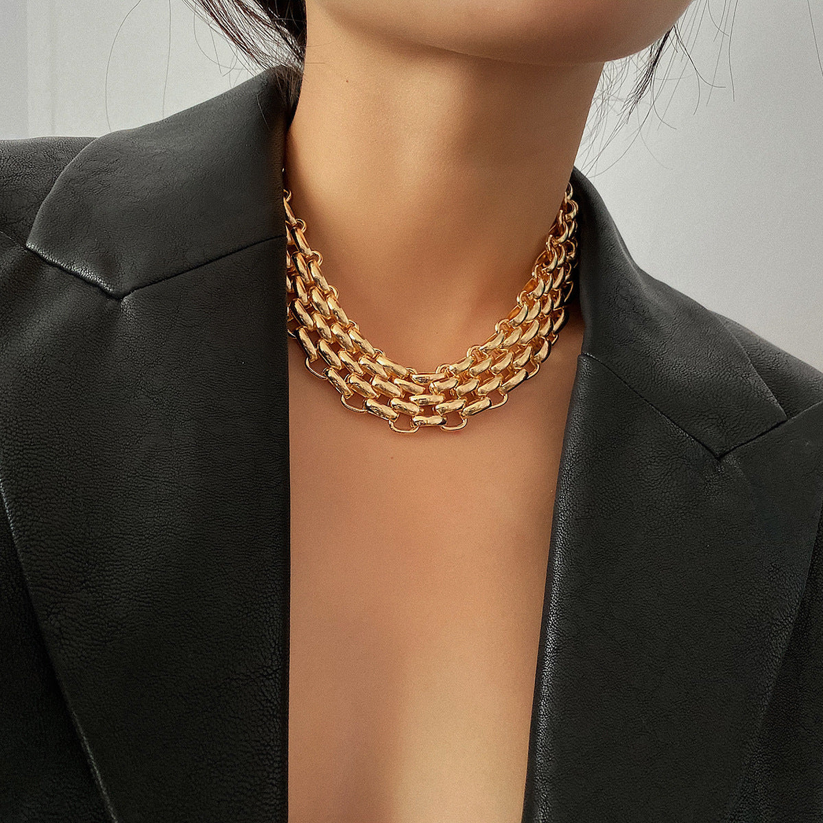 Retro Simple Metal Sweater Chain Necklace For Women - Norellé