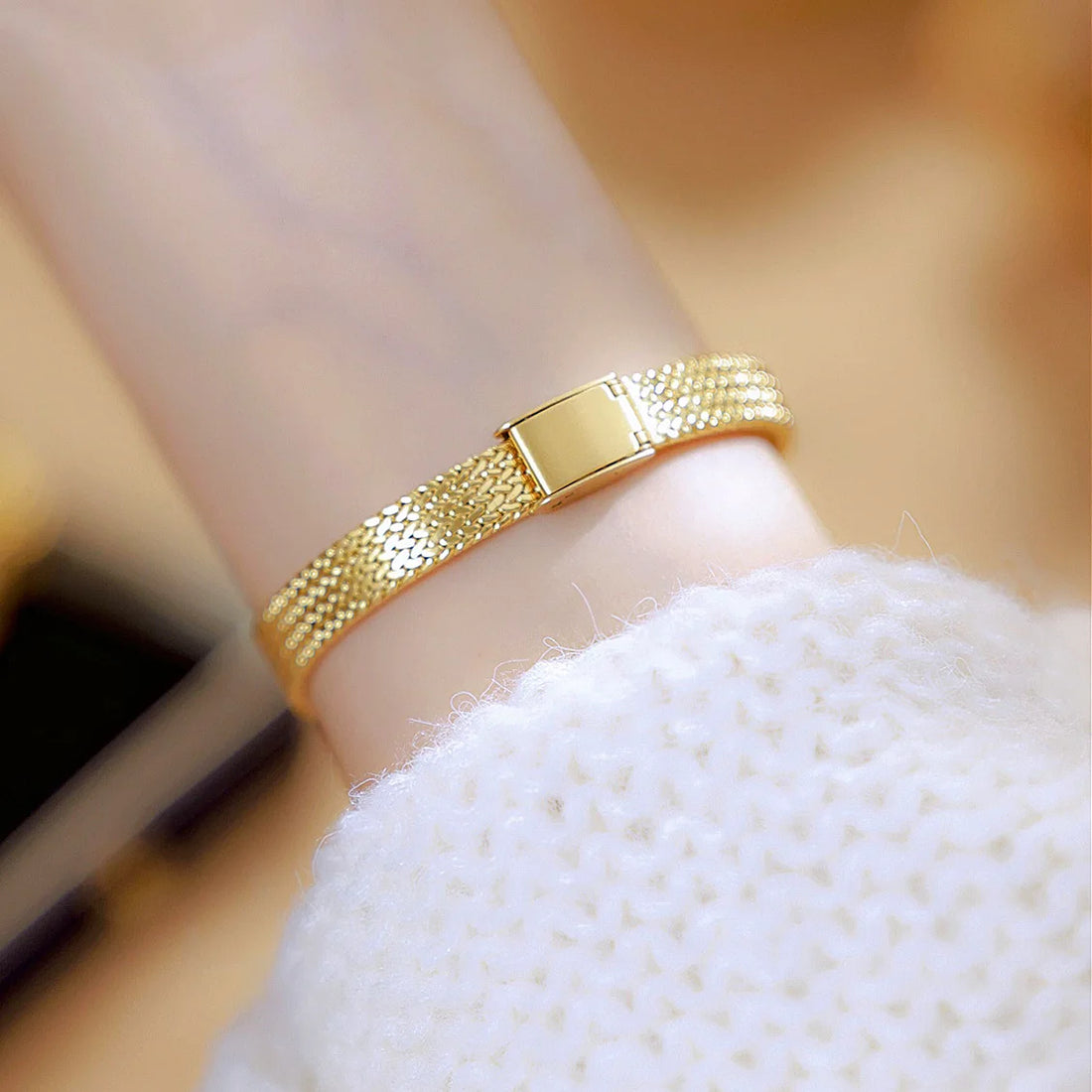 Ladies Watch Vintage Luxury High Quality Gold Oval Small Wrist Watch